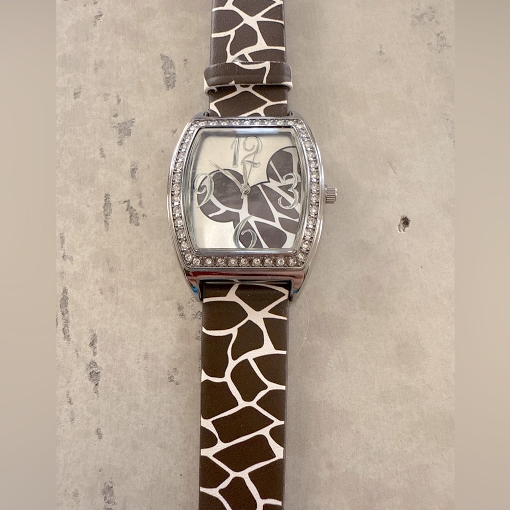 Disney Giraffe Mickey Watch Animal Kingdom *new battery!